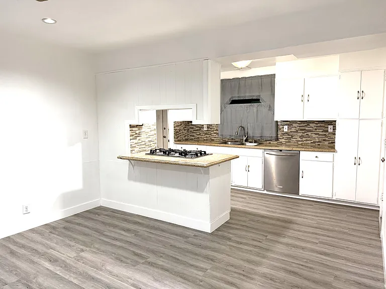 9002 Sinclair Ave — Photo 2