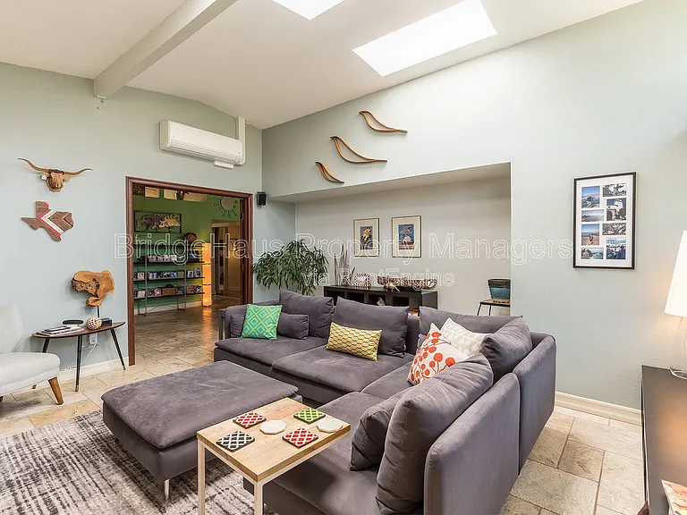 132 Riviera Dr — Photo 10