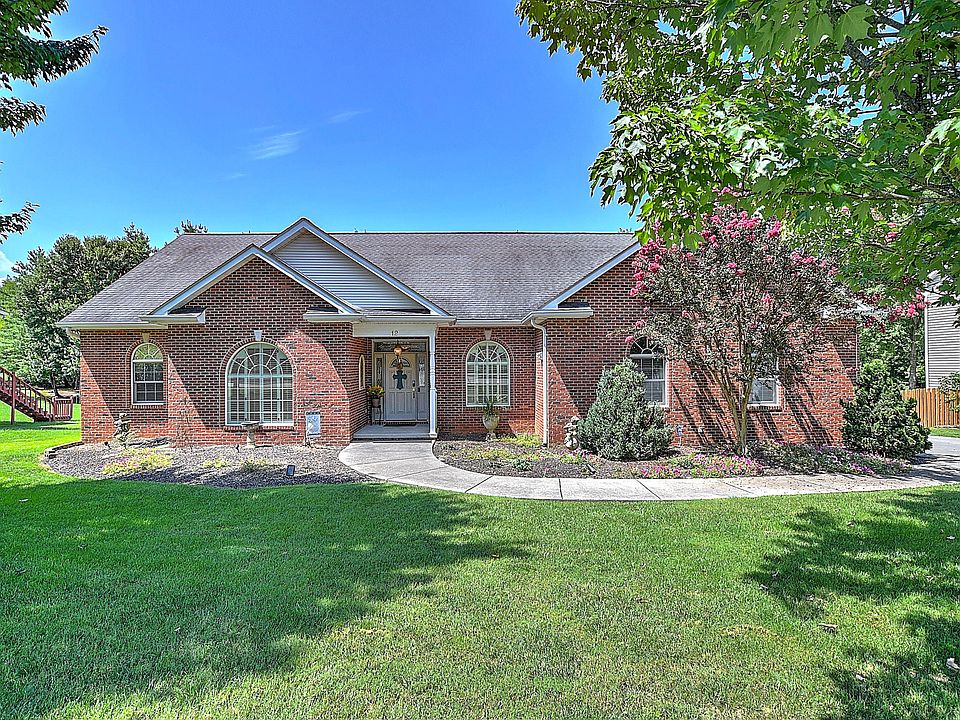 1st image of 12 McGregor Pl