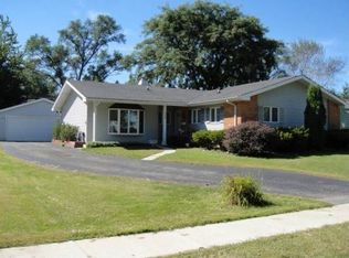 755 Jamison Ln, Hoffman Estates, IL 60169