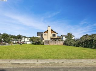 96301 Spindrift Ln, Brookings, OR 97415