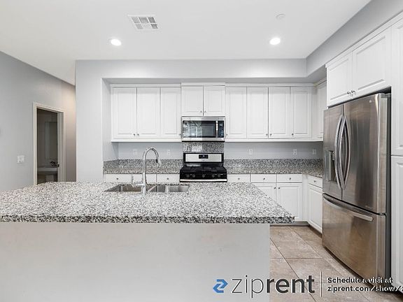 4th image of 527 Turnstone Ln