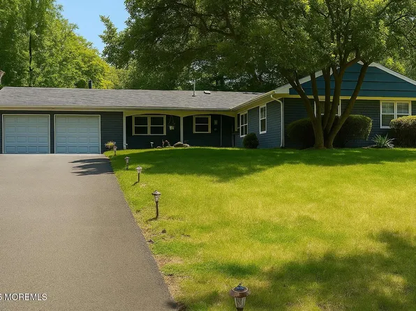 42 Livingston Lane, Manalapan, NJ 07726