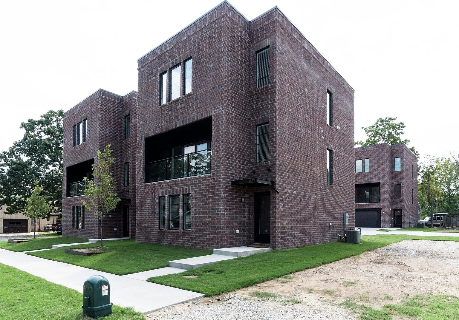 Modern 4 bedroom 3 bath near Razorback campus - 2nd story loft — Photo 2