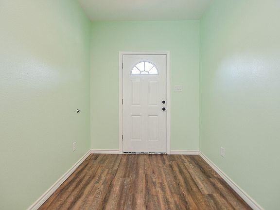 5th image of 239 Broadhurst Dr #B