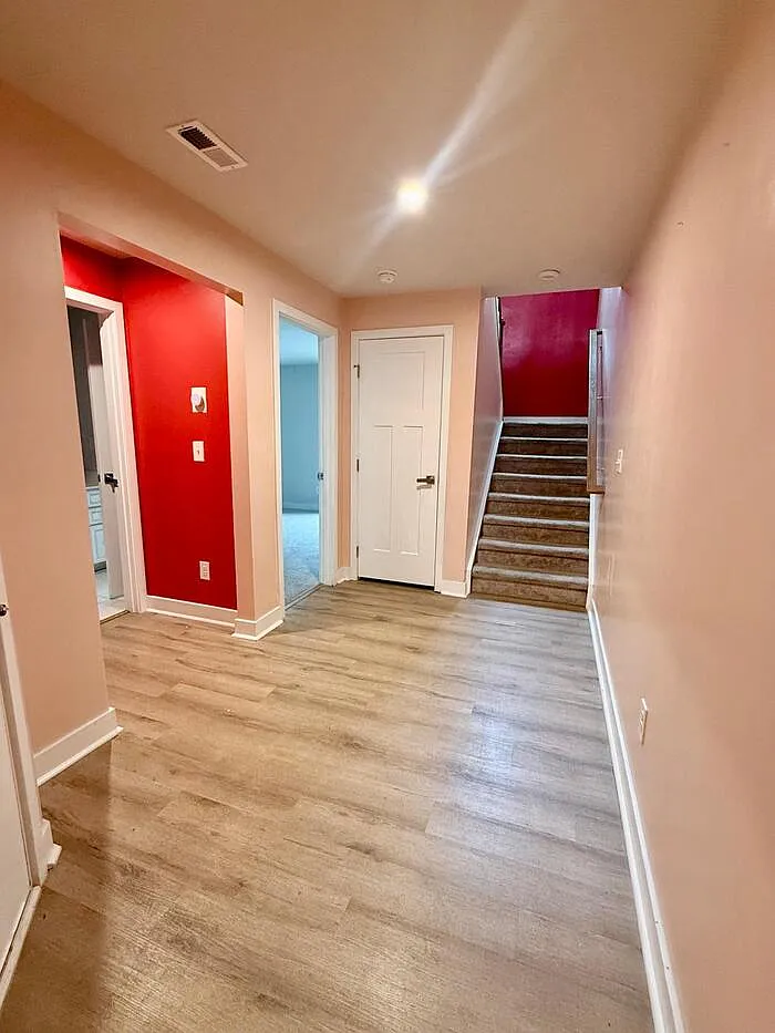 4 bed, 3.5 bath, 2137 sqft, $2,850 — Photo 2