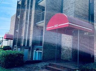 300 W Glebe Rd APT F, Alexandria, VA 22305