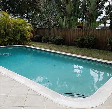 4th image of 1706 NW 39th St