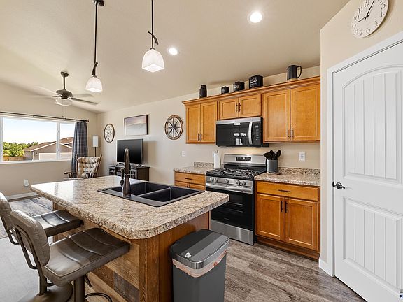 3rd image of 641 Civil Way