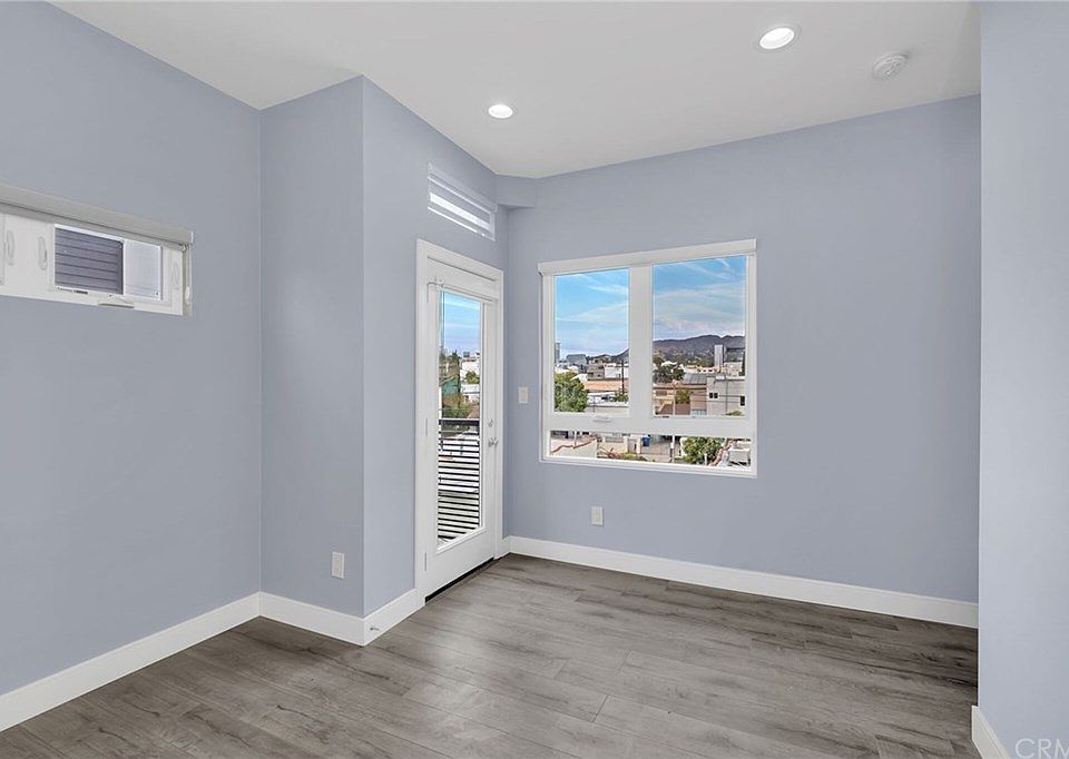 1st image of 1147 Tamarind Ave #1/2