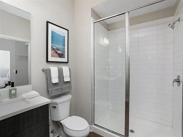 Phase I (1200 Broadway) Primary Bath