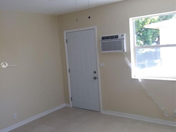 2nd image of 430 NE 173rd St #432