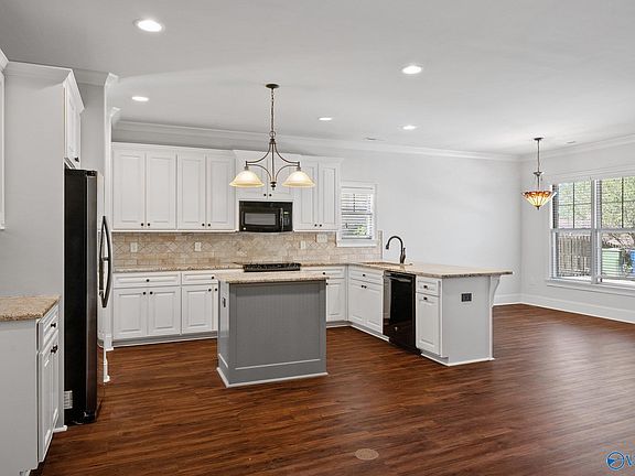 2nd image of 11 Wescott Hill Way SE