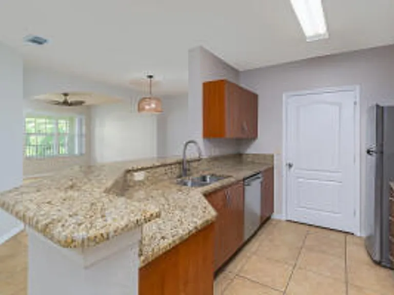 140 SW Peacock Blvd #21-205 — Photo 9