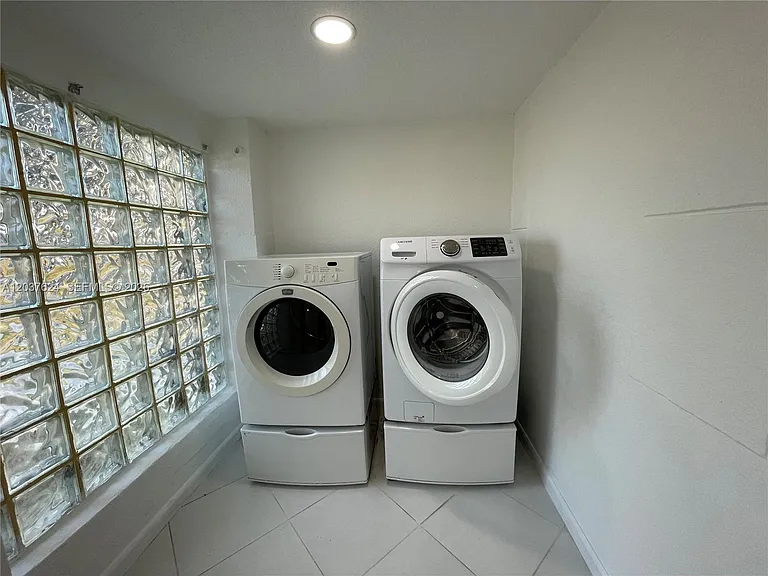 1501 NE 173rd St — Photo 20