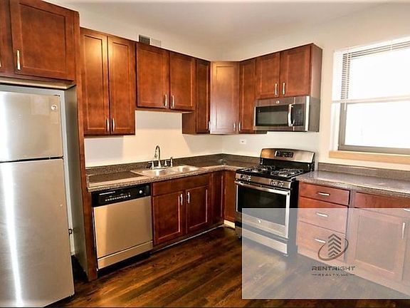 4th image of 920 W Belle Plaine Ave APT 2E