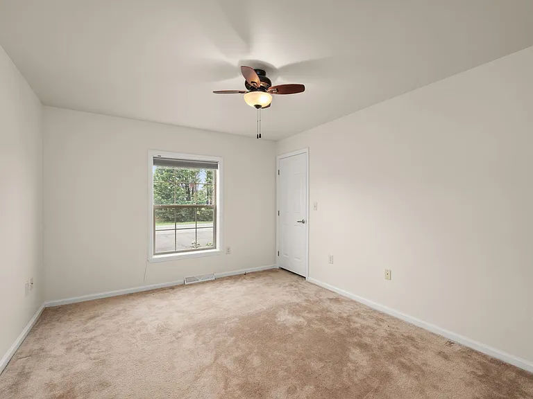 27723 Crozet Dr — Photo 25