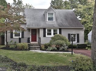 18 Manning Ln, Lawrence Township, NJ 08648