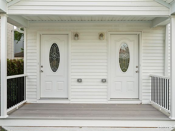 4th image of 131 Columbia St #1