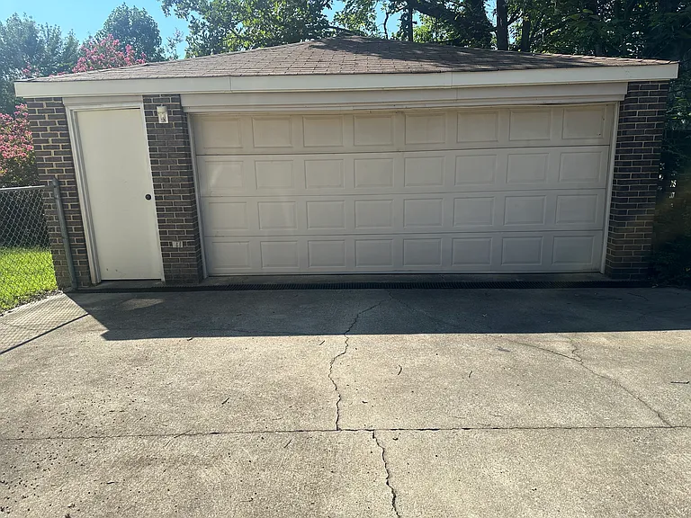 100 Echo Ave — Photo 14