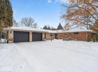 30 Carl Cres, Hamilton, ON L8B 0G5