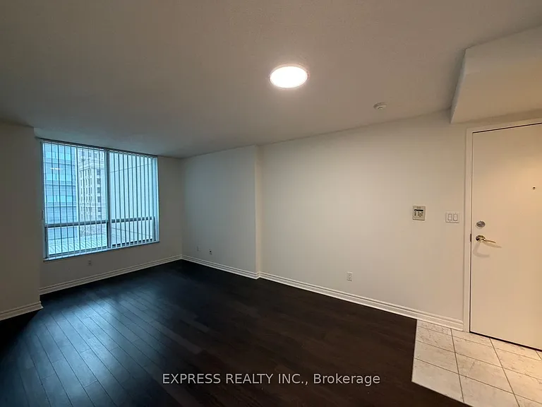 168 Simcoe St #901 — Photo 4