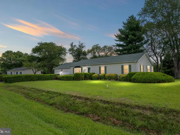 2 Falcon Crest Dr, Harbeson, DE 19951