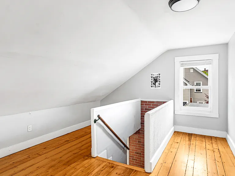 104 Sheldon St — Photo 21