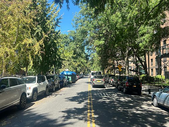 5th image of 361 Clinton Ave APT 7F