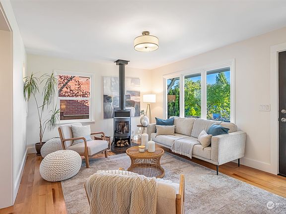 3rd image of 4425 42nd Avenue S