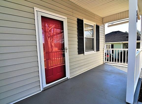 2nd image of 50 Burton St