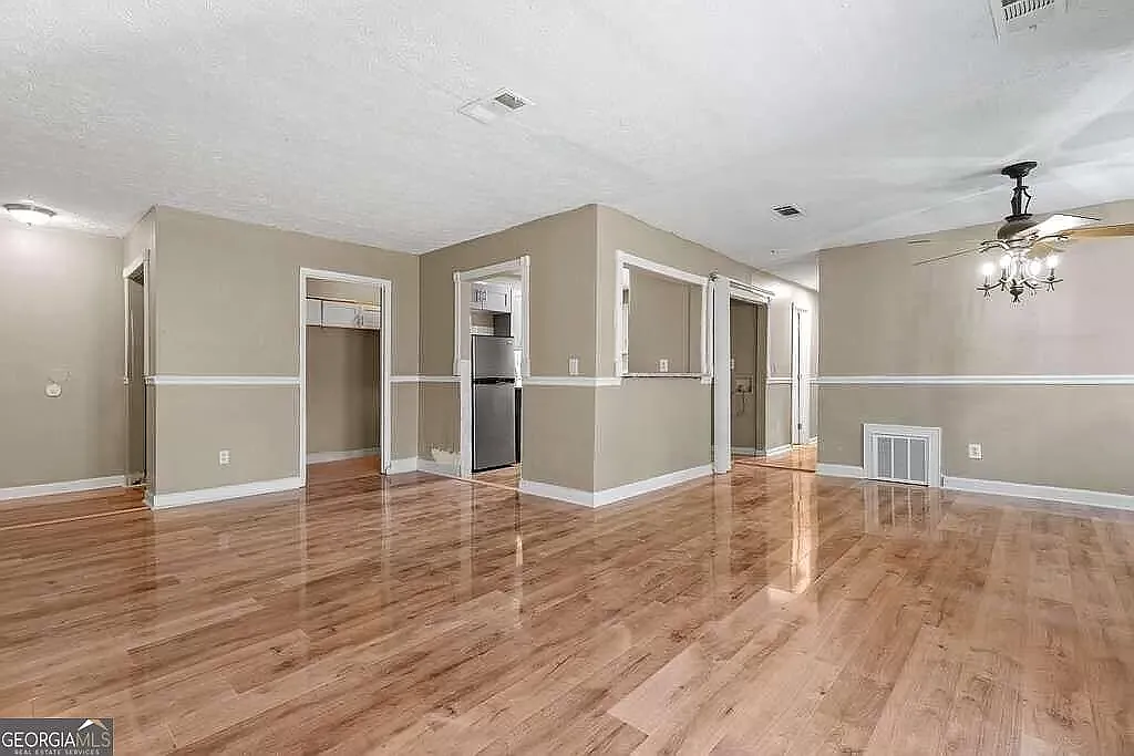 3 bed, 1400 sqft, $1,795 — Photo 2