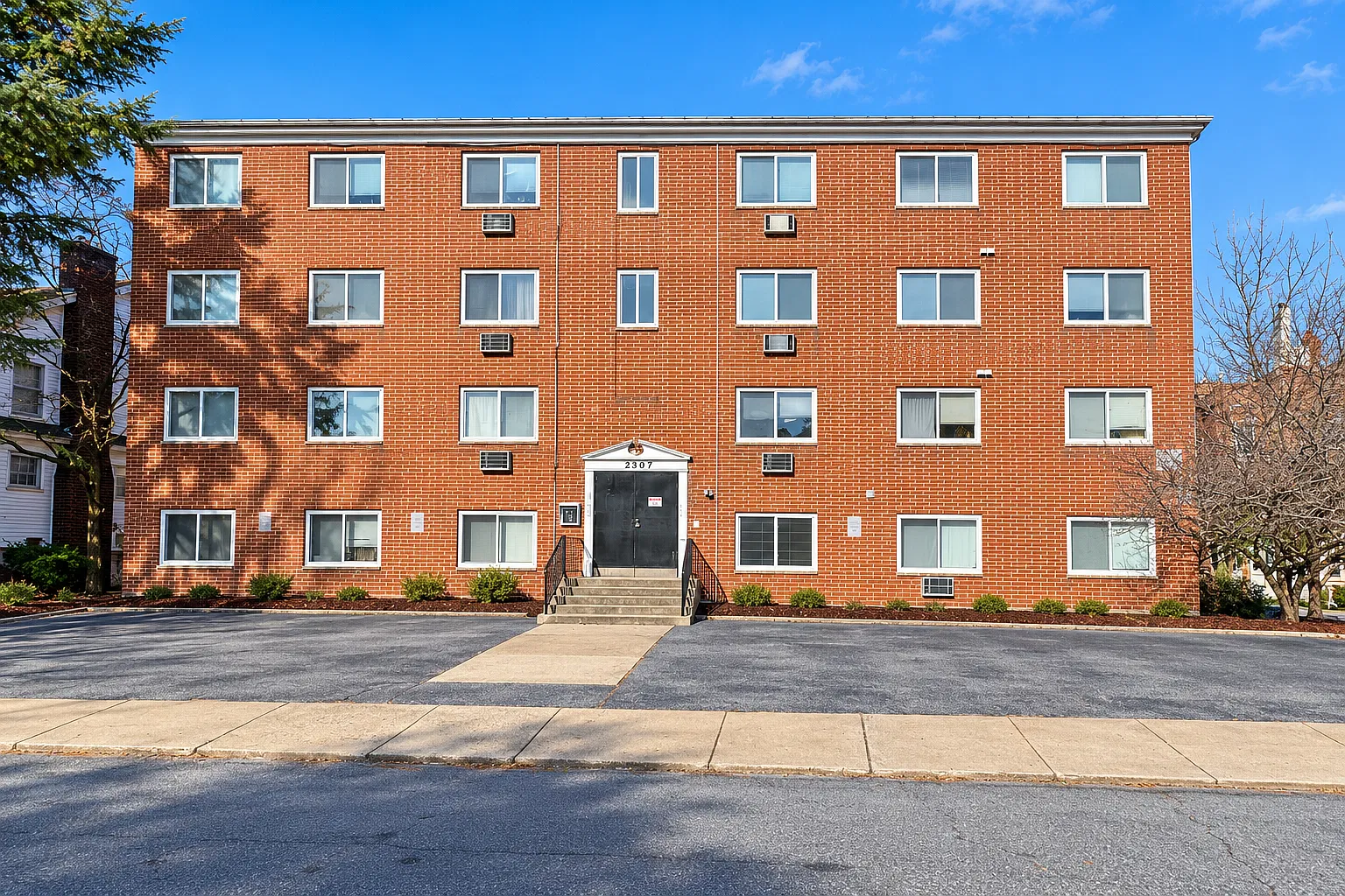 2307 N Harrison Street — Photo 1