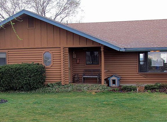 3 decks, daylight basement
