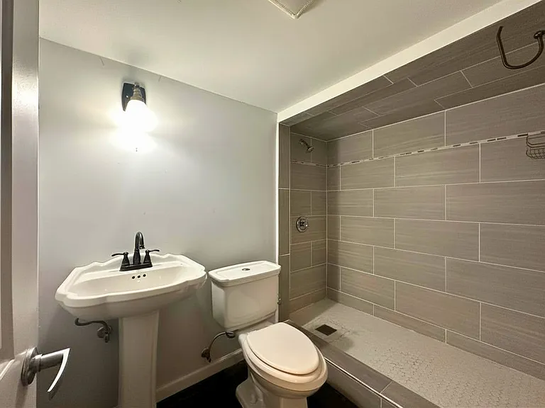 75 Overlook Pl #2 — Photo 17