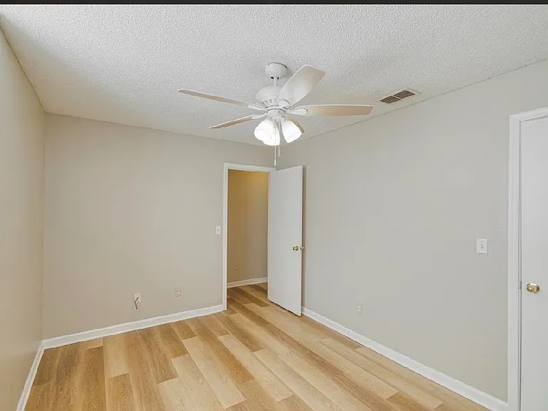 2912 Capital Park Dr — Photo 17
