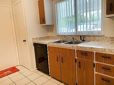 3rd image of 213 Cotorro Ln
