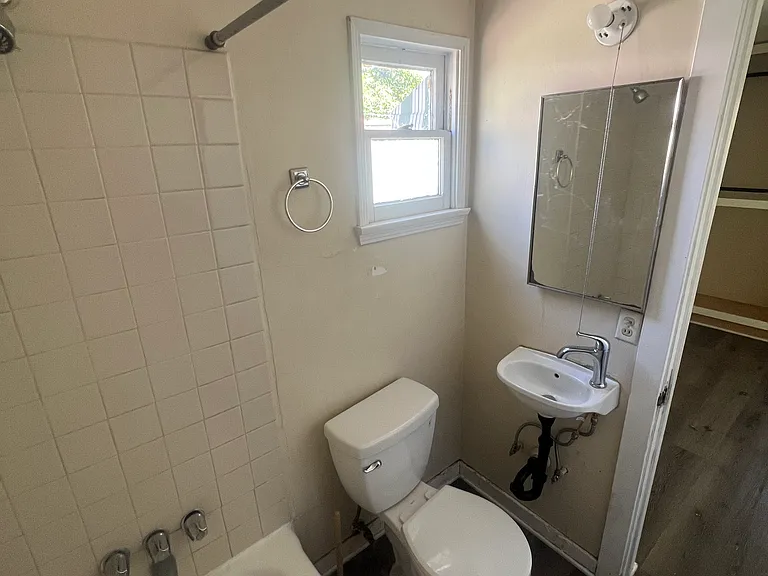 172 Garfield Ave — Photo 11
