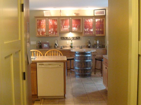 Entry/Kitchen