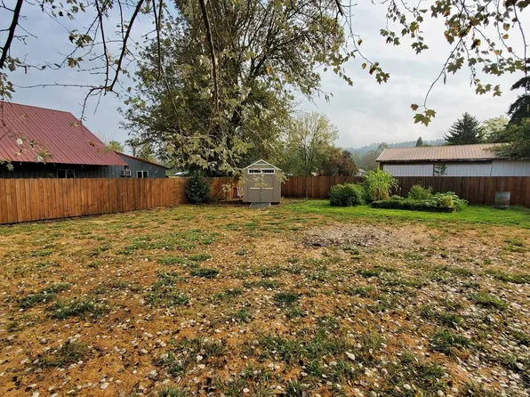 1120 Linn Way, Brownsville, OR 97327