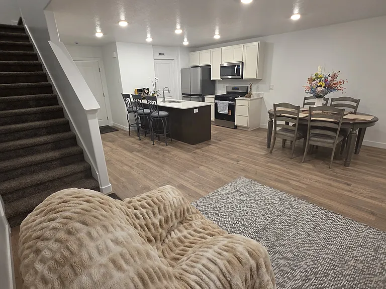 1256 N 300 E — Photo 13