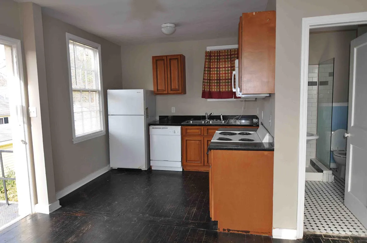Building Photo - 908 1/2 Hamilton Ct