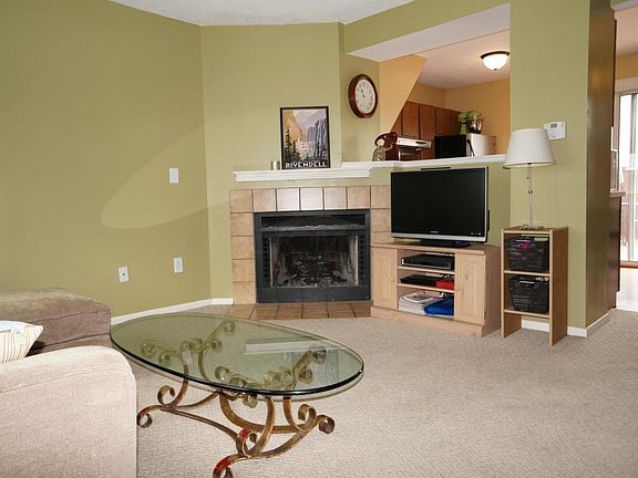 3rd image of 912 Worthington Woods Blvd