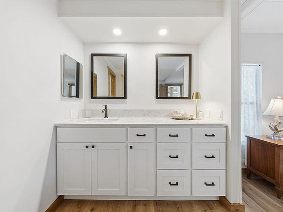 17th image of 115 Willow Way