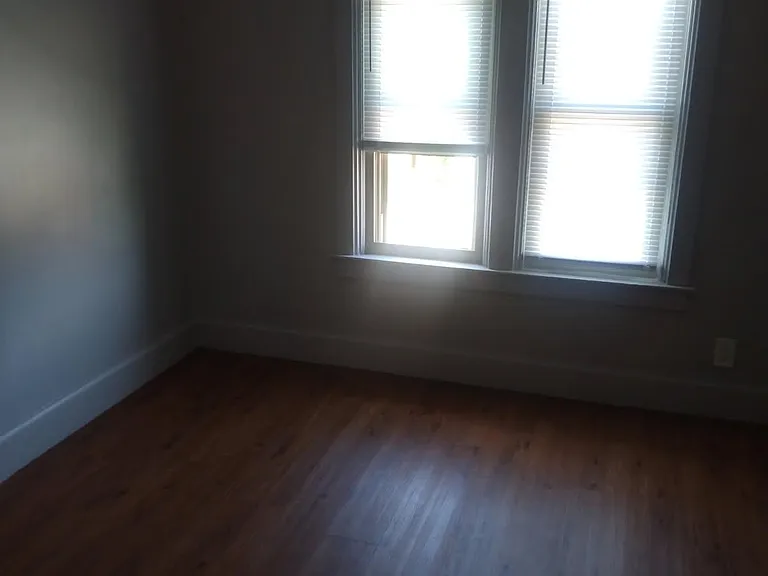 425 E Main St #2 — Photo 2