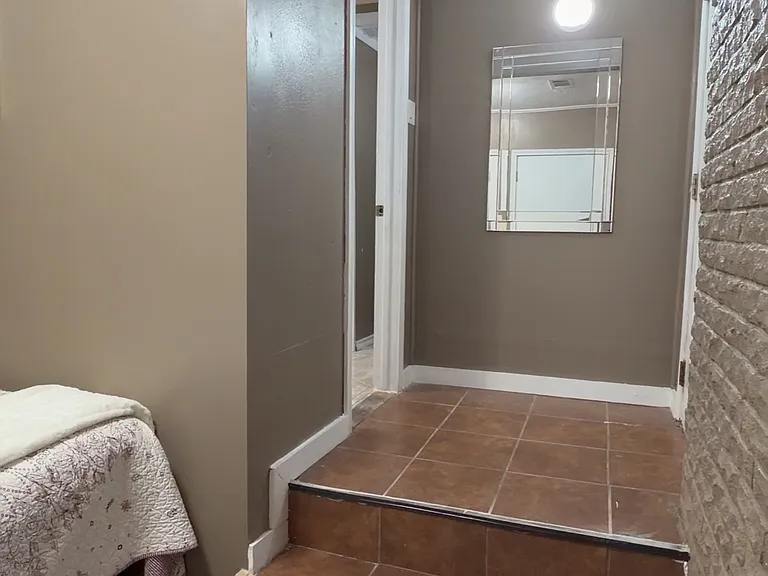 2436 Lockhart Ave — Photo 4