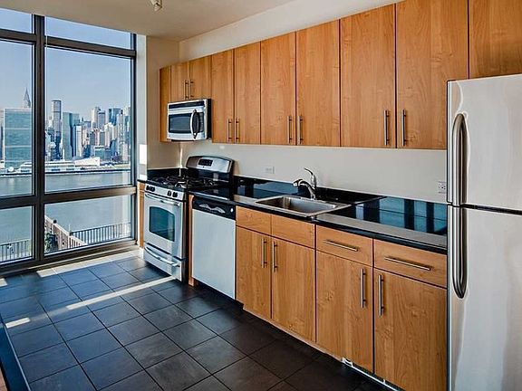 4th image of 4-75 48th Ave #7F