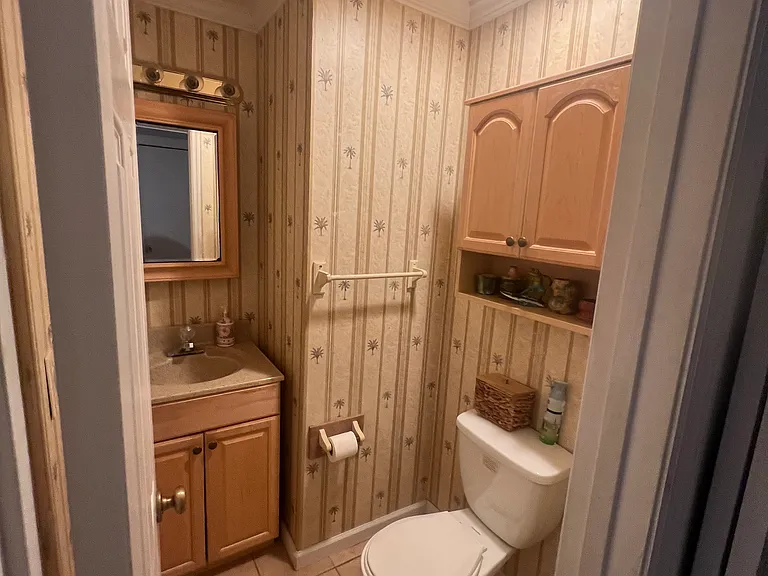 127 12th Ave N #1 — Photo 10