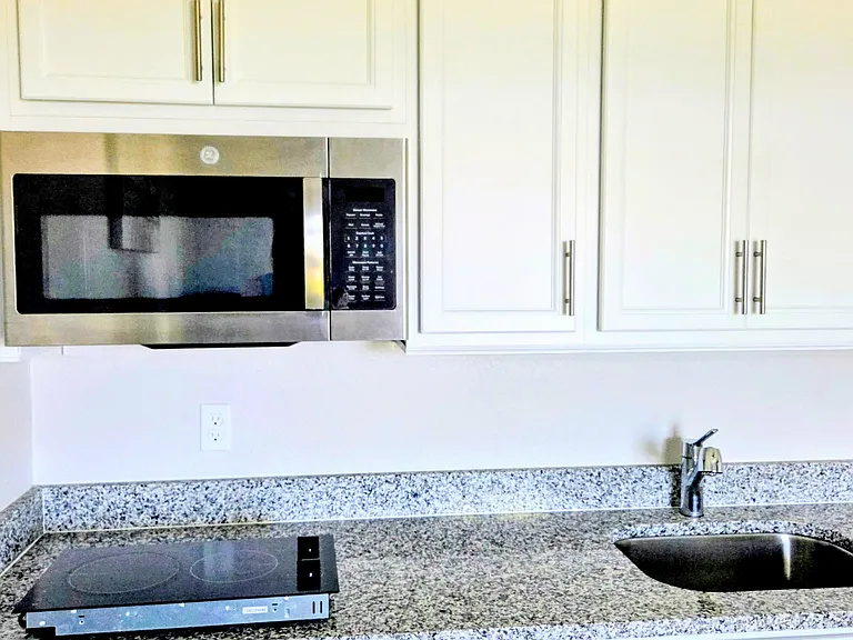 4656 SW Lassiter Ter #1 — Photo 9