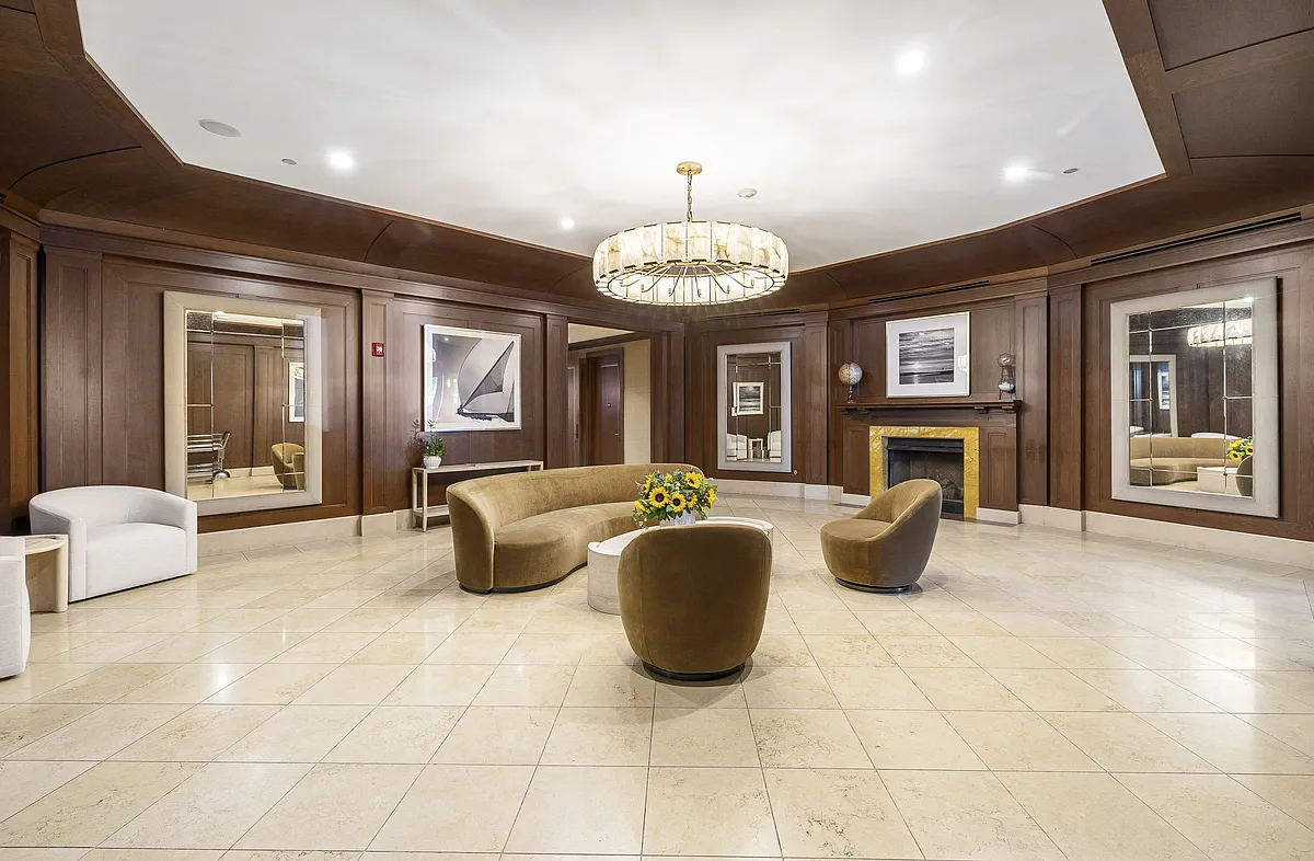 Building Photo - HIGHGROVE